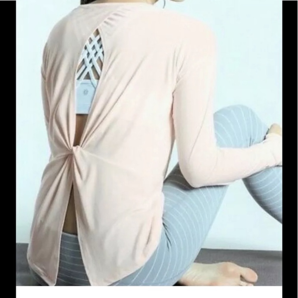 Athleta Essence Twist Top Sz Medium